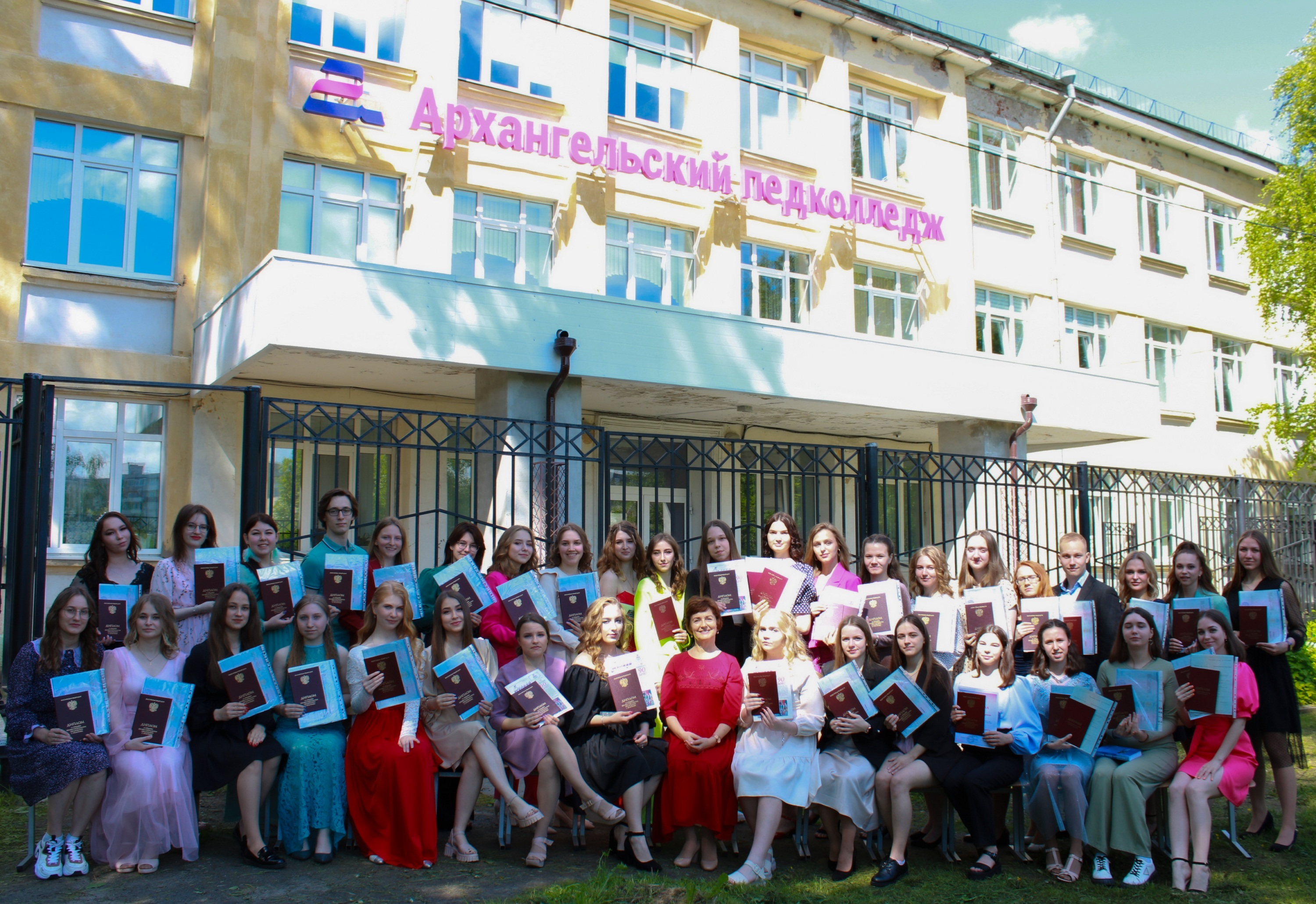 В добрый путь, выпускники!