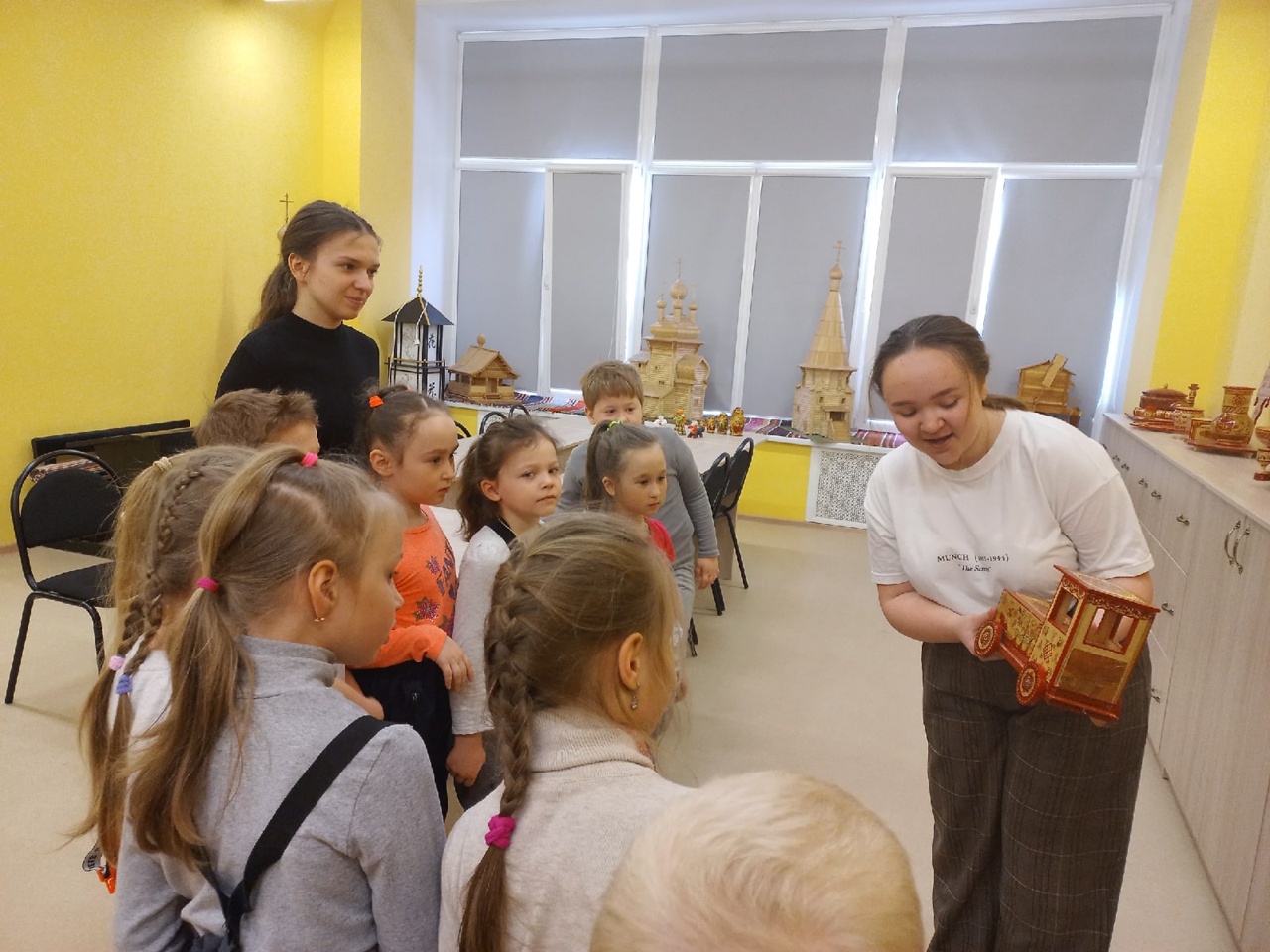 Знакомство с игрушками детей Поморов