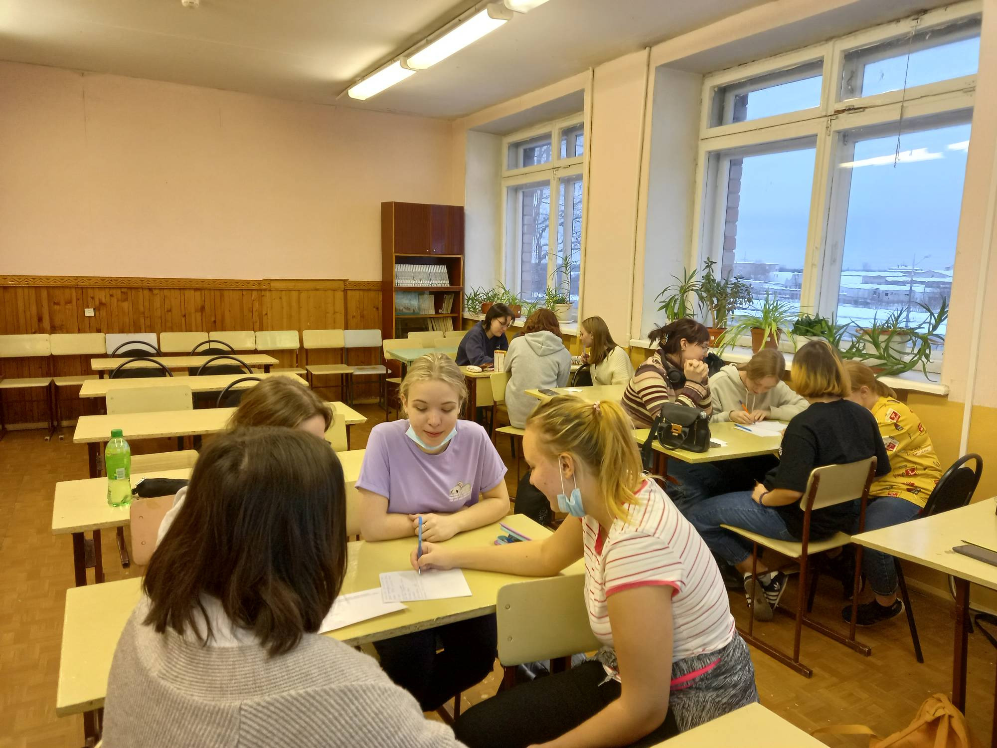 Воспитатель — это волшебник, который открывает детям дверь в мир взрослых