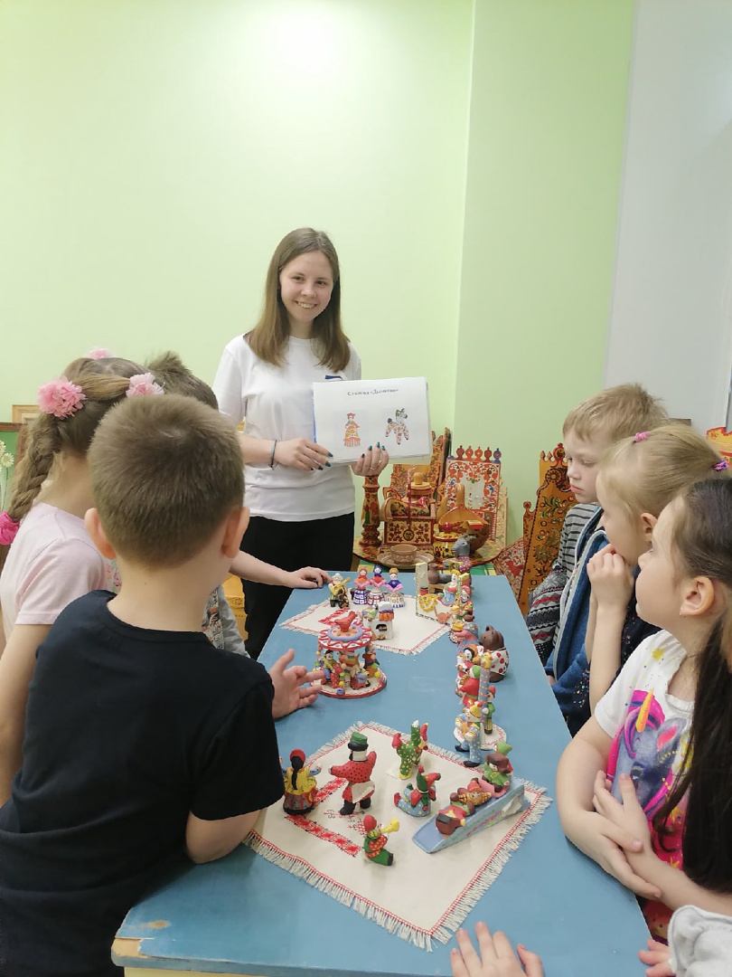«Аллея путешествий» о народных промыслах России